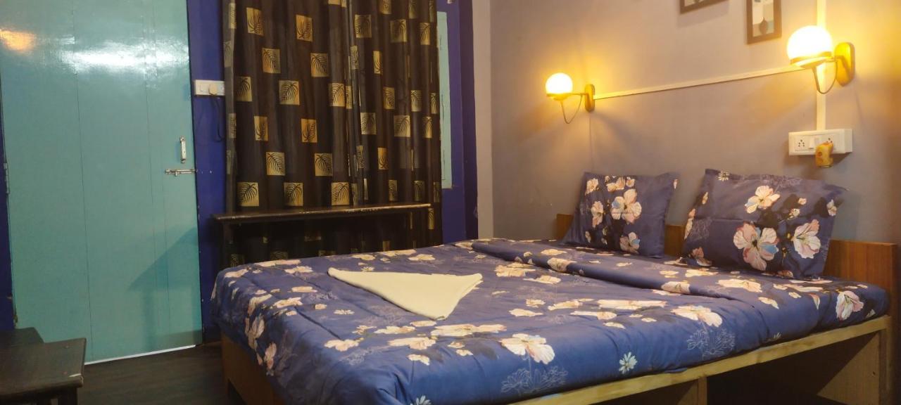 Banaras Rest House Varanasi Eksteriør billede